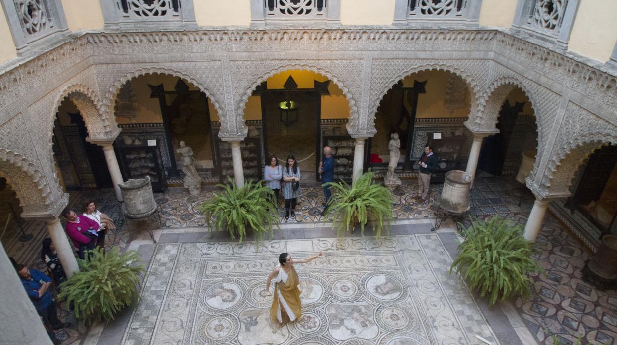 Imagen de archivo de una visita teatralizada en el palacio de la condesa de Lebrija