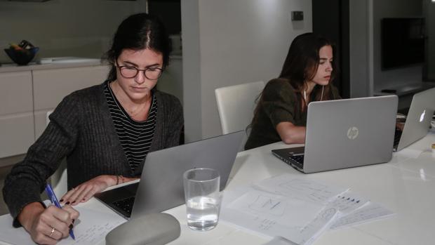 La mayoría de empleados de oficinas de Sevilla no volverá hasta el otoño