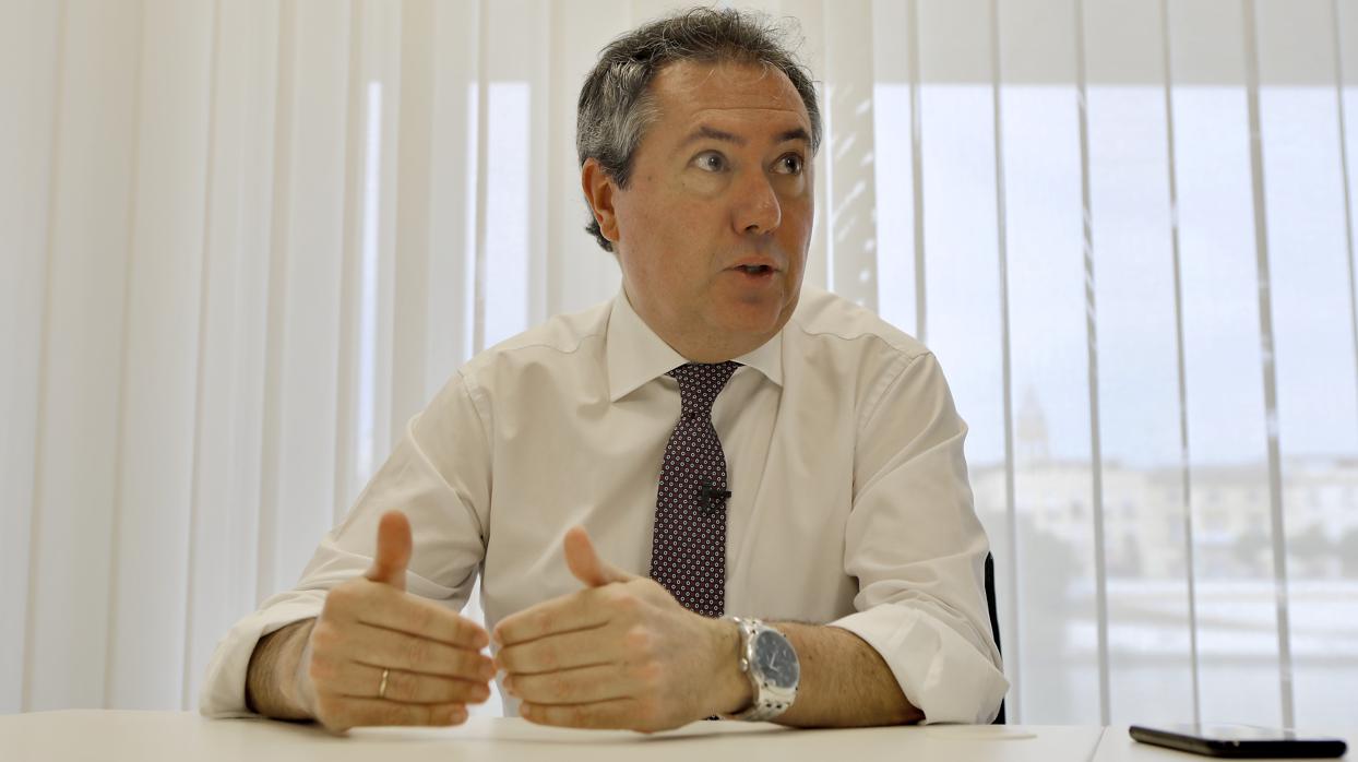 Espadas, en un momento de la entrevista con ABC de Sevilla