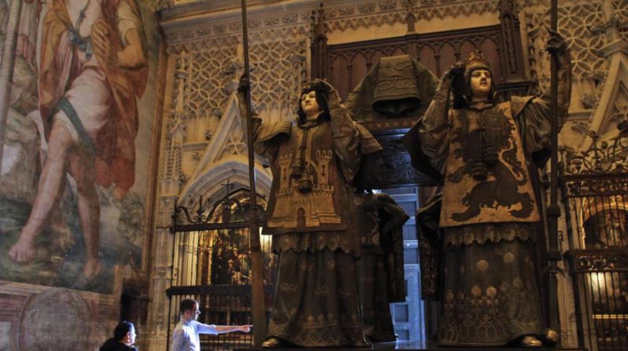 El túmulo a Cristóbal Colón en la Catedral de Sevilla, lugar de su última inhumación