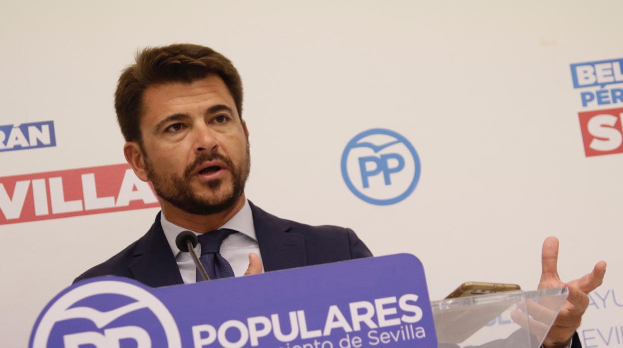 El portavoz del PP en el Ayuntamiento, Beltrán Pérez, también cumple cuarentena