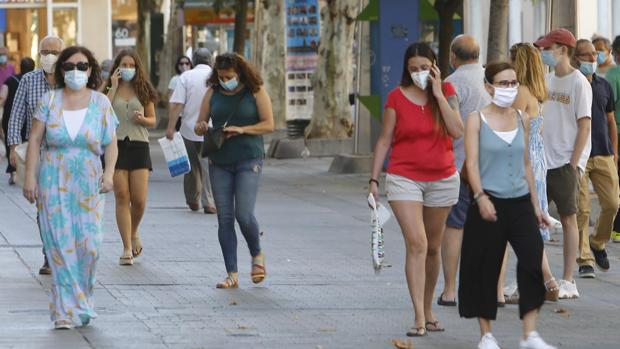 Sevilla estabiliza la cifra de contagios por Covid-19 en 140 casos positivos diarios en la última semana