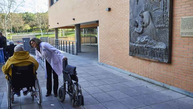 La Archidiócesis de Sevilla reclama los cuidados paliativos frente a la eutanasia