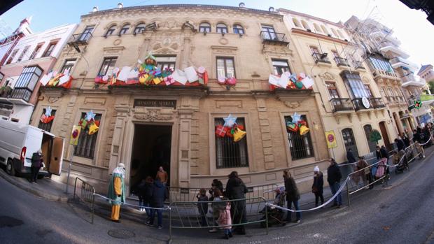 El Ateneo de Sevilla entrega más de 6.500 juguetes a familias en riesgo de exclusión