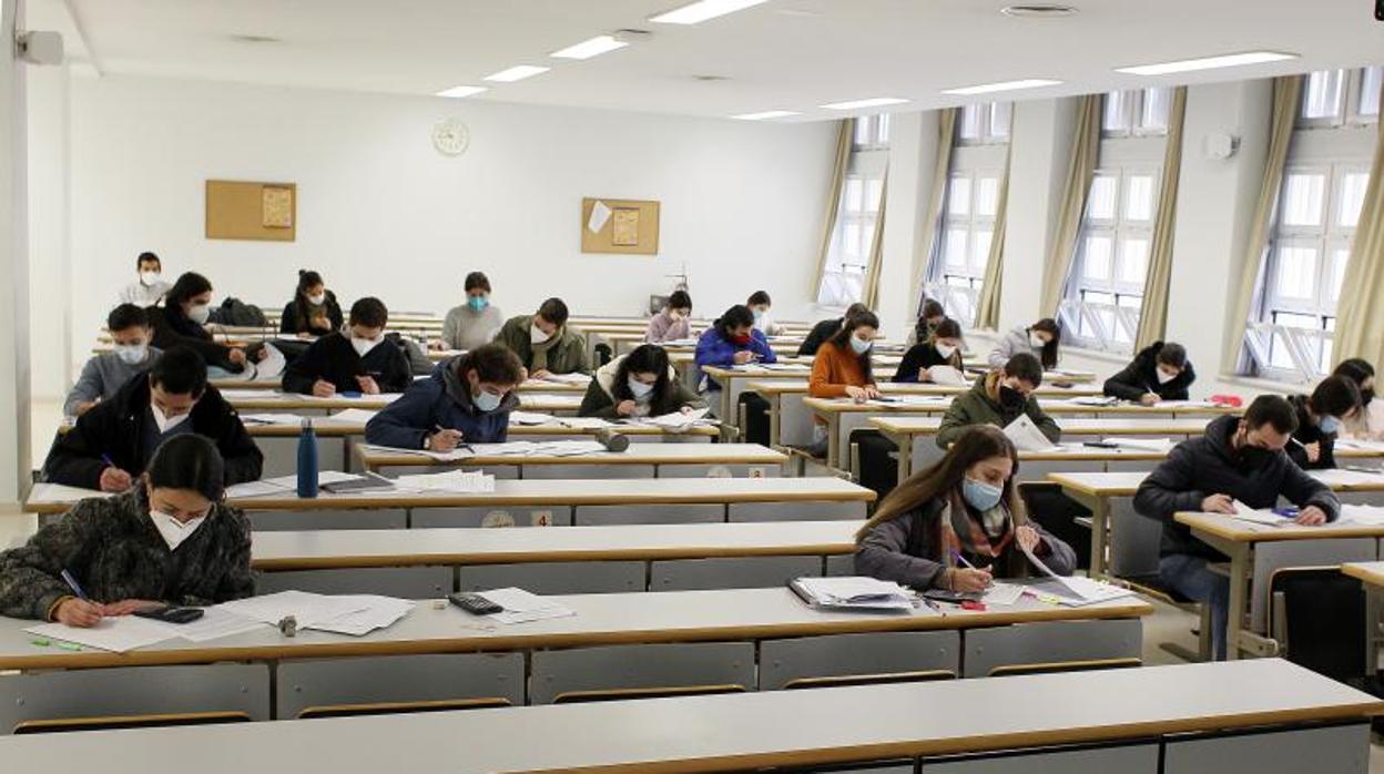 Exámenes en el doble grado de Derecho y ADE ayer en la UPO