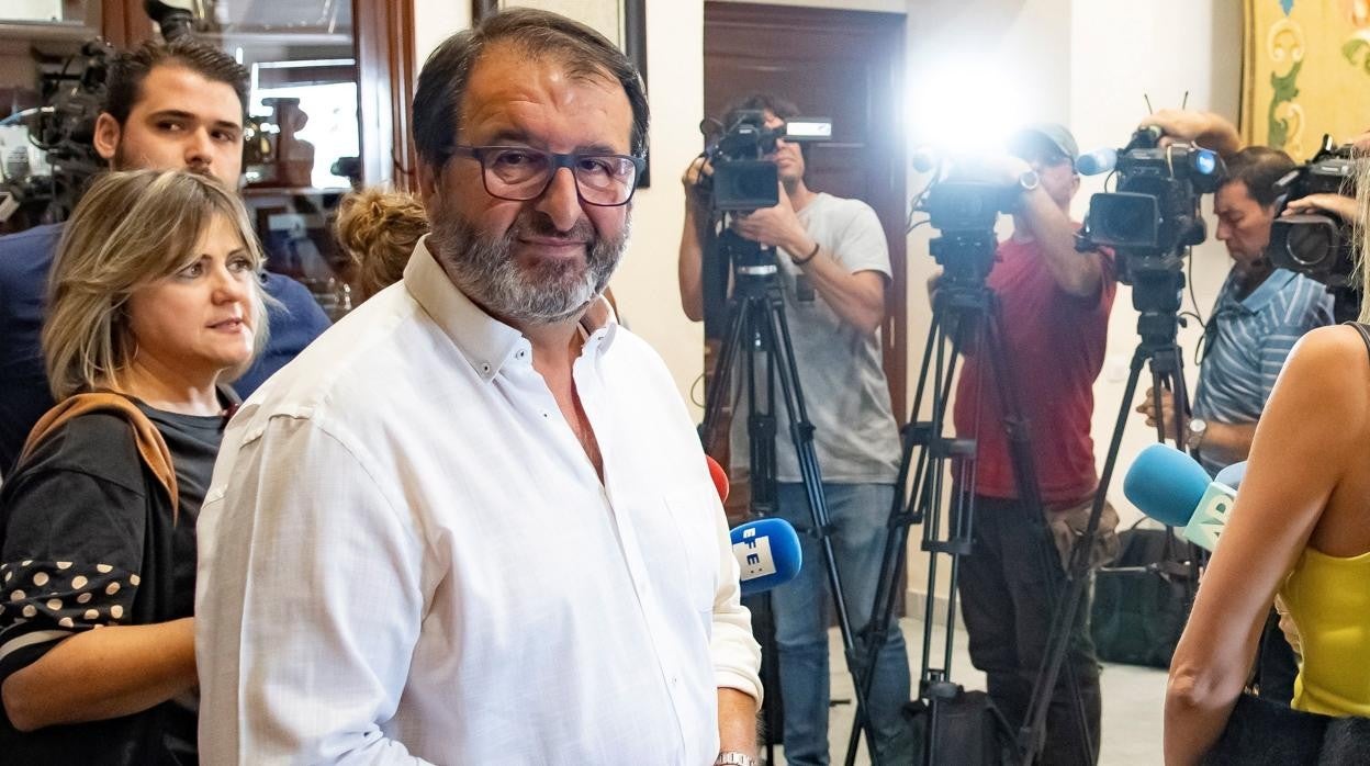El alcalde de Carmona, Juan Ávila, se presentará al congreso provincial del PP