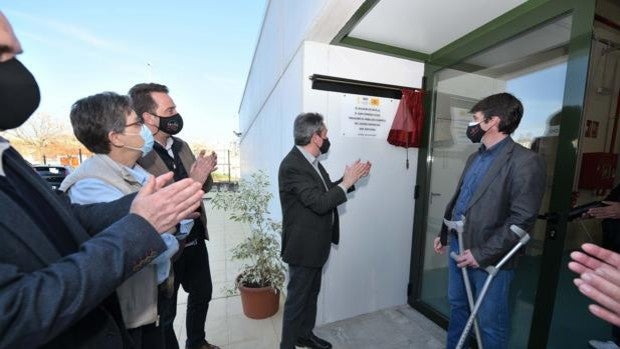 Juan Espadas inaugura el pabellón de San Jerónimo tras una inversión de 620.000 euros
