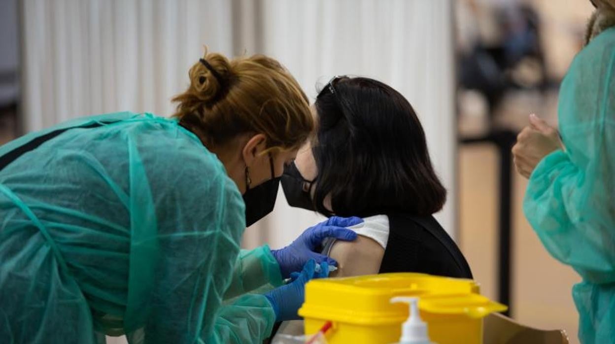 Sevilla reanudó este miércoles la vacunación con AstraZenaca