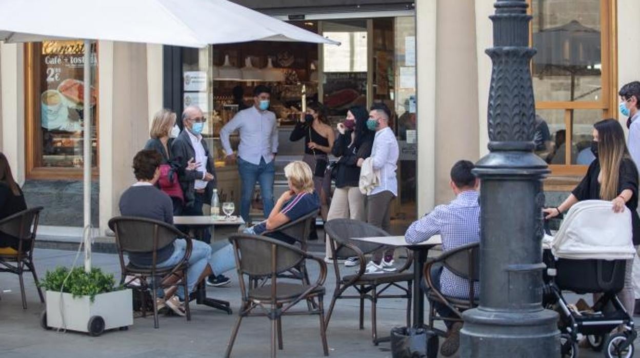 Una terraza de una de las cafeterías del Centro de Sevilla