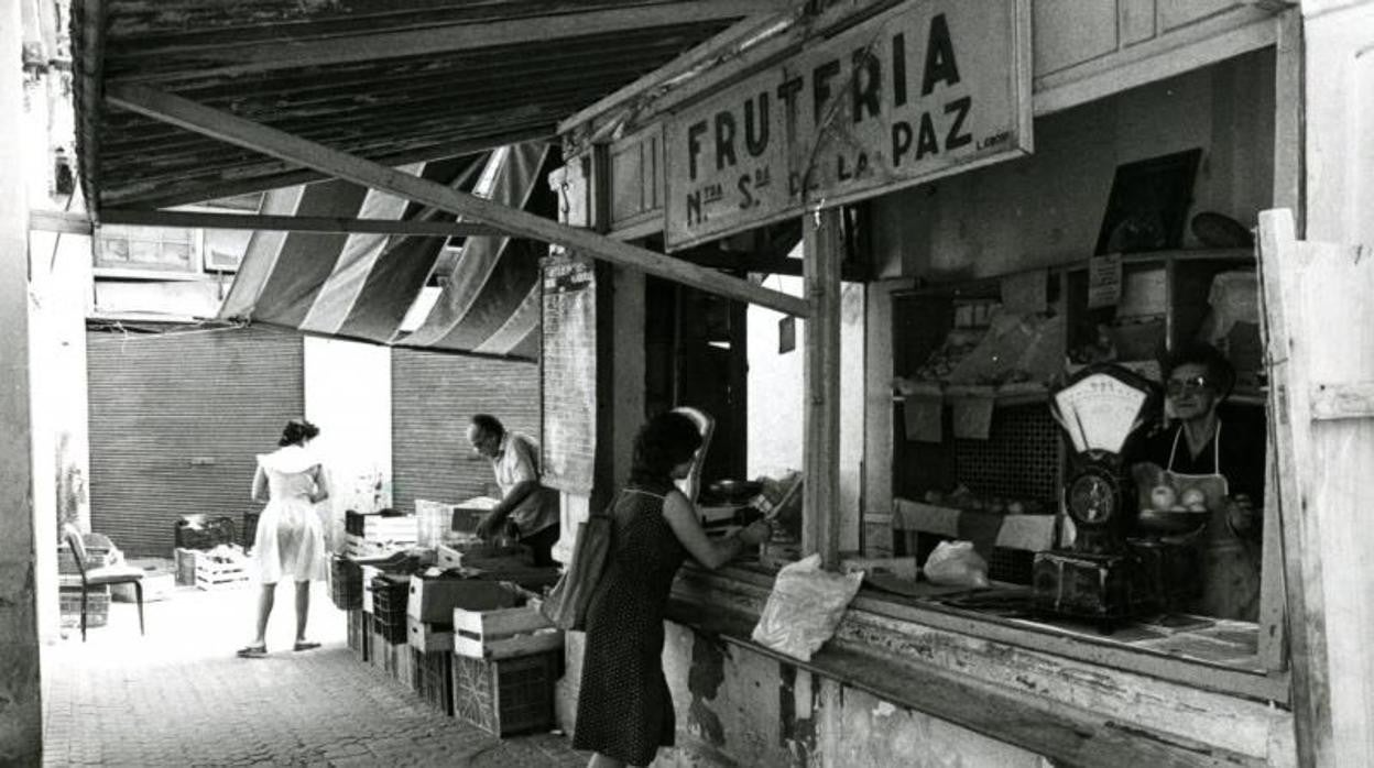 El interior del Mercado del Porvenir a finales de los 70