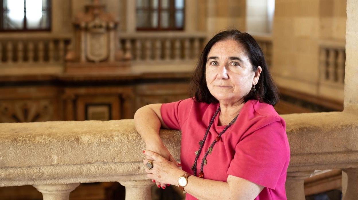 Esther Cruces en el Archivo General de Indias