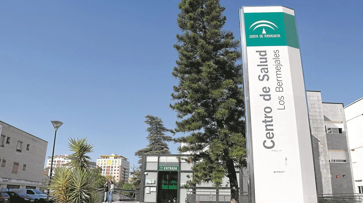Sólo 9 de los 35 centros de salud de Sevilla capital permanecerán abiertos por las tardes