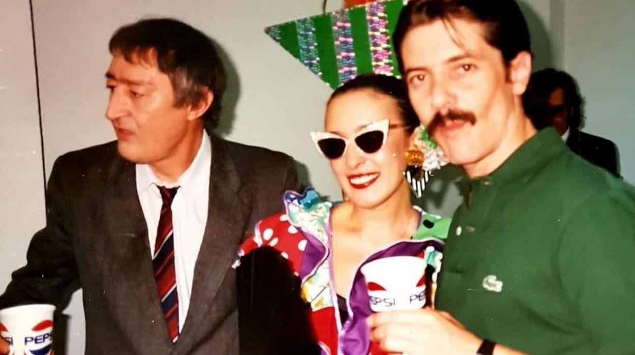 Silvio, Martirio y Pive Amador celebrando en 1989 el Día Mundial del Beticismo