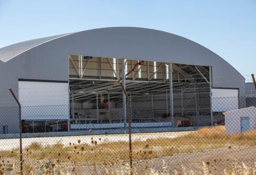 El segundo hangar ya está casi terminado
