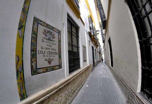 Casa de Cernuda en la calle Aire