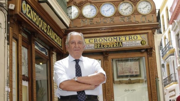 Enrique Sanchís: «Los sevillanos están cada vez más refinados y les gustan los relojes más caros»
