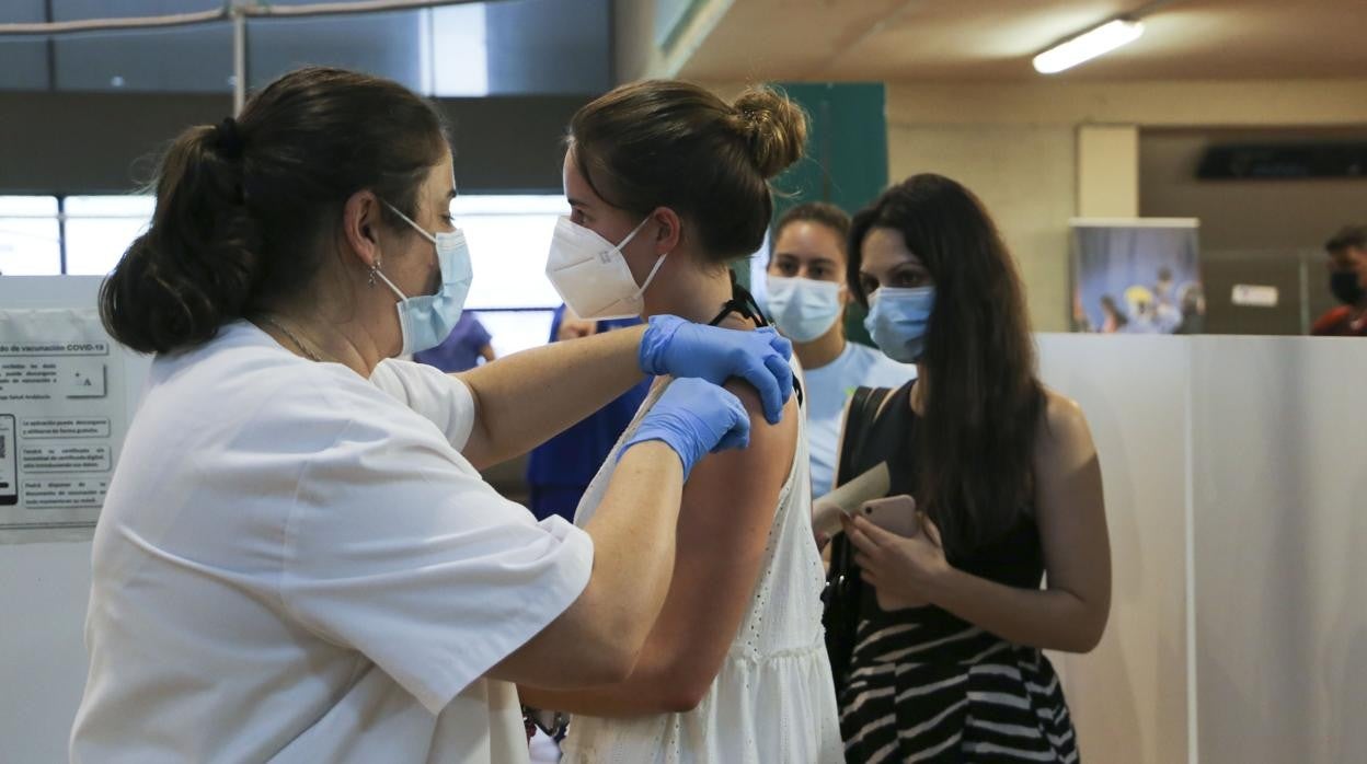 Ya ha llegado el turno de vacunación para los jóvenes