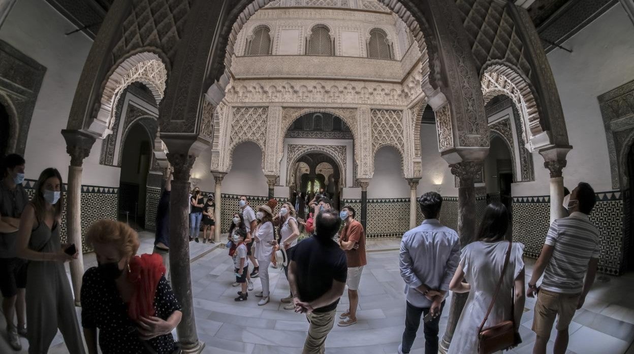 El Alcázar de Sevilla ha recibido este verano el 50% de los turistas que tuvo en 2019 en el mismo periodo