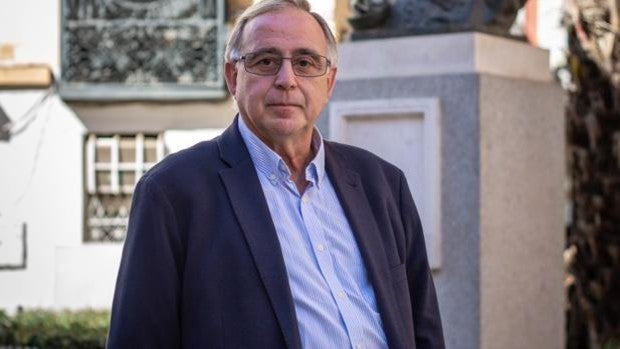 «Quevedo echó a Góngora de su casa y la desinfectó quemando libros de su poeta favorito»