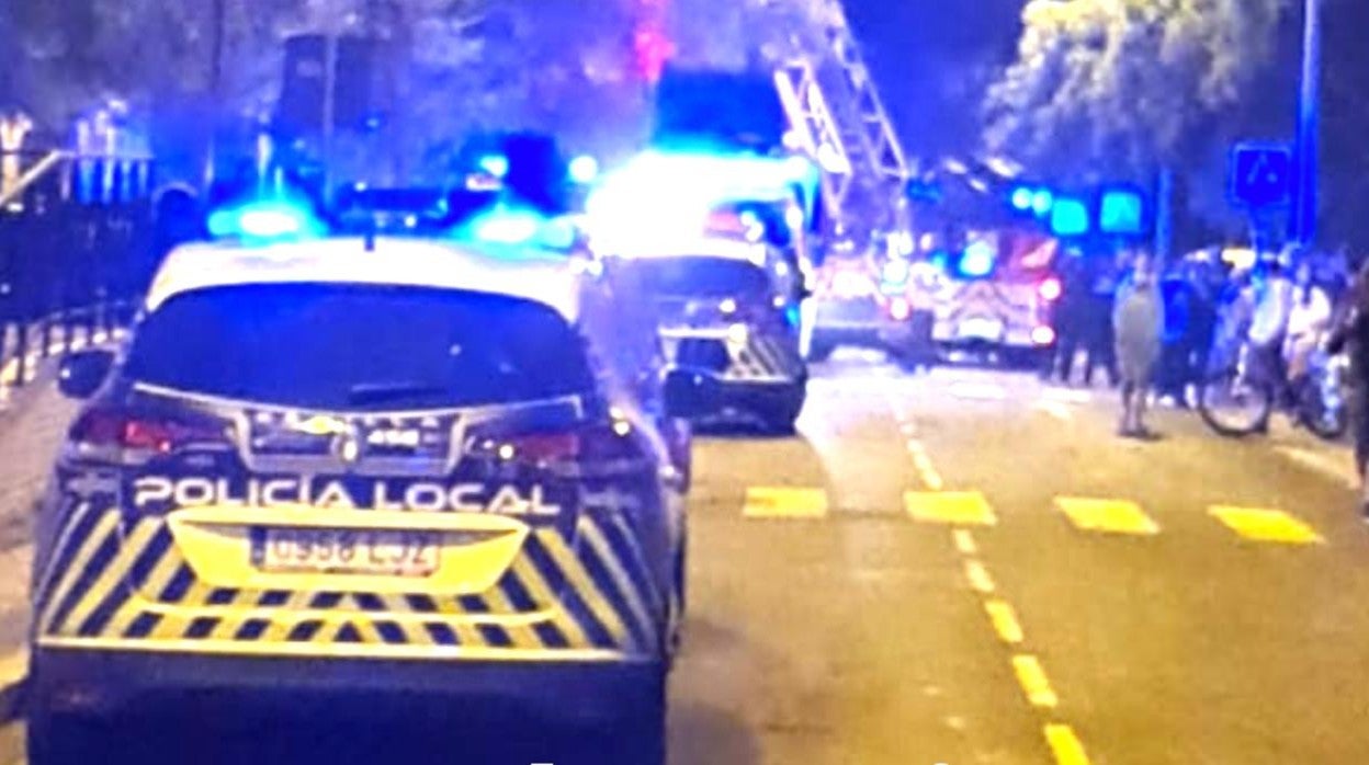 El incendio se ha declarado en un piso de la calle Arcángel San Miguel, en Triana