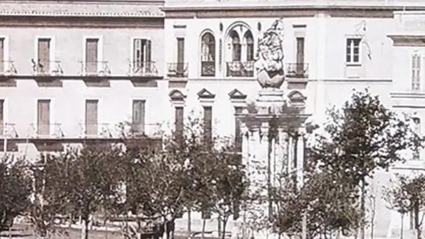 #ArchivoABCsev: ¿Dónde se ubicaba el monumento a la Santísima Trinidad de Sevilla, derribado en 1868?