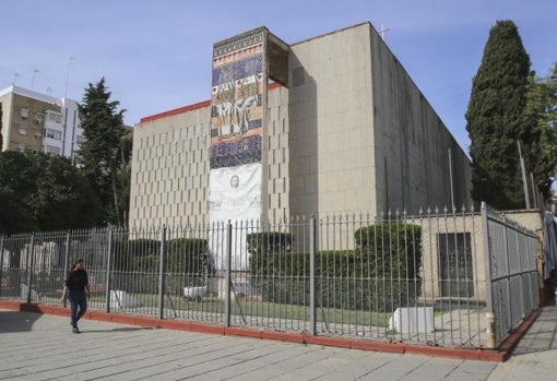 Exterior de la parroquia de San Pablo, de Recaséns y De la Peña