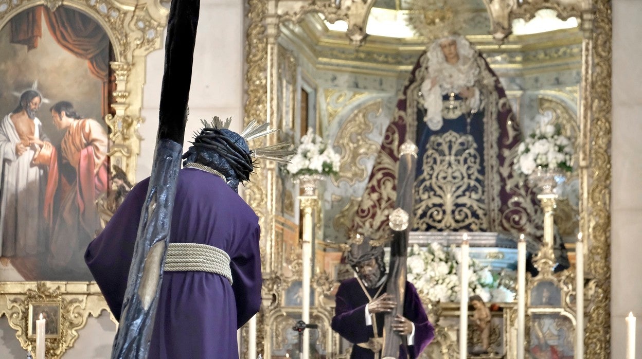 El Gran Poder y el Señor de la Salud de Los Gitanos, mano a mano