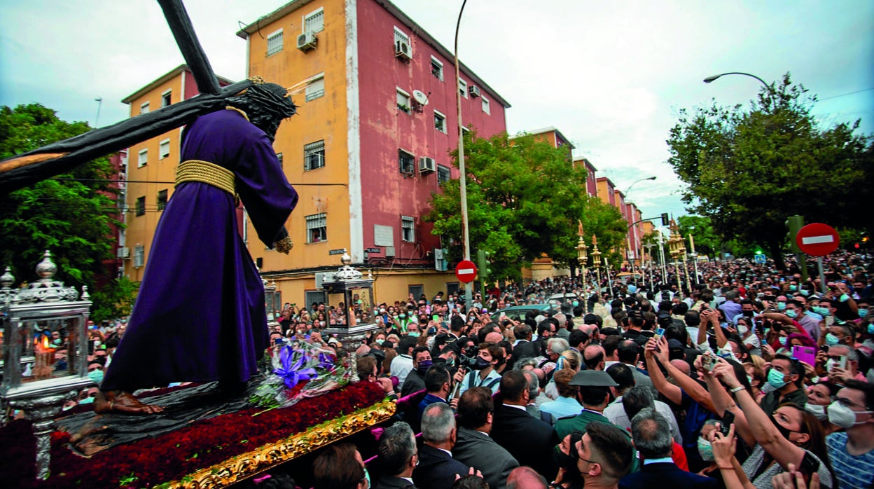 El Gran Poder, entrando en Los Pajaritos