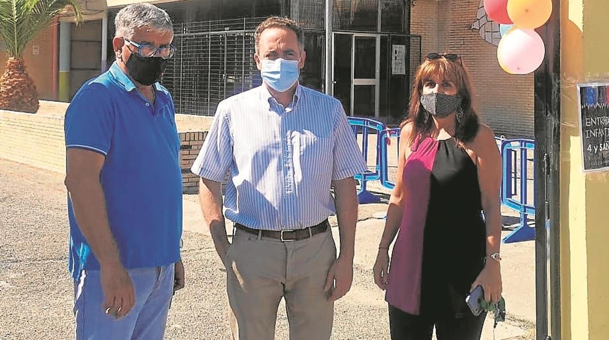 El alcalde socialista, Antonio Manuel Suárez, y la concejal tránsfuga, Susana Martín del Río