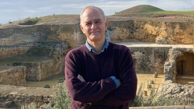 Ignacio Rodríguez Temiño: «Al tema del templo del Hércules gaditano le sobra espectáculo y la falta paciencia»