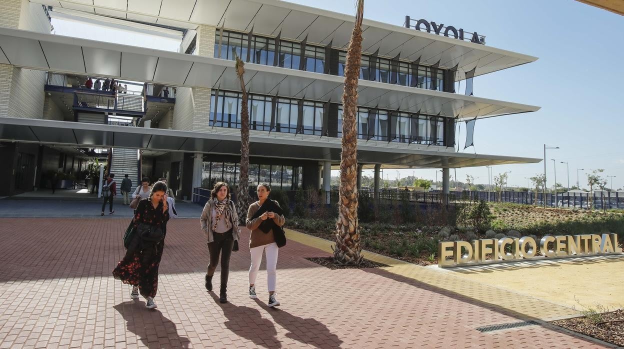 El campus de la Universidad Loyola en Dos Hermanas