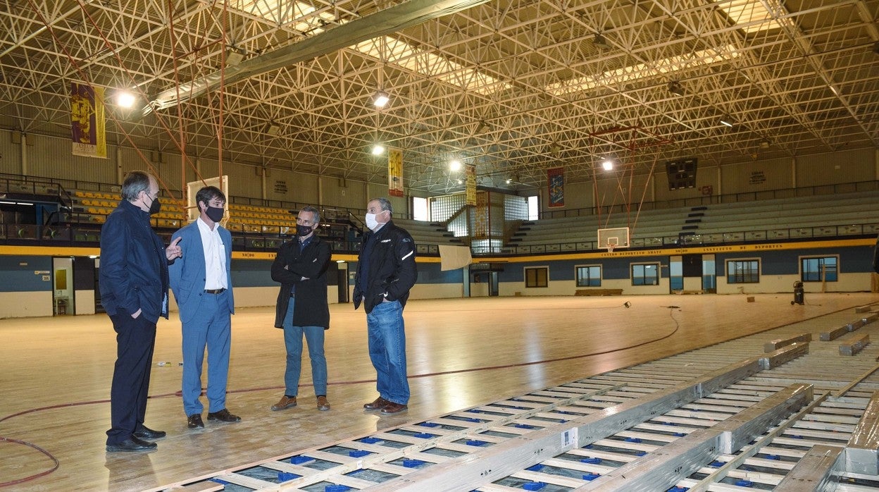 El delegado David Guevara durante una visita al Pabellón Deportivo Amate
