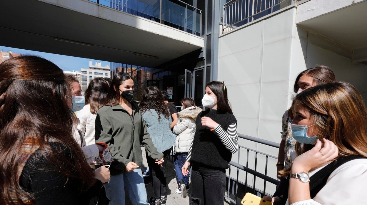 Estudiantes en la Universidad de Sevilla