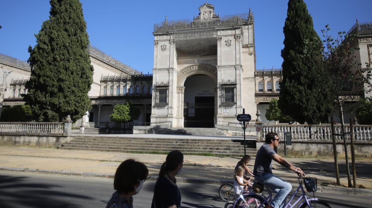 Fachada del Museo Arqueológico en la Plaza de América