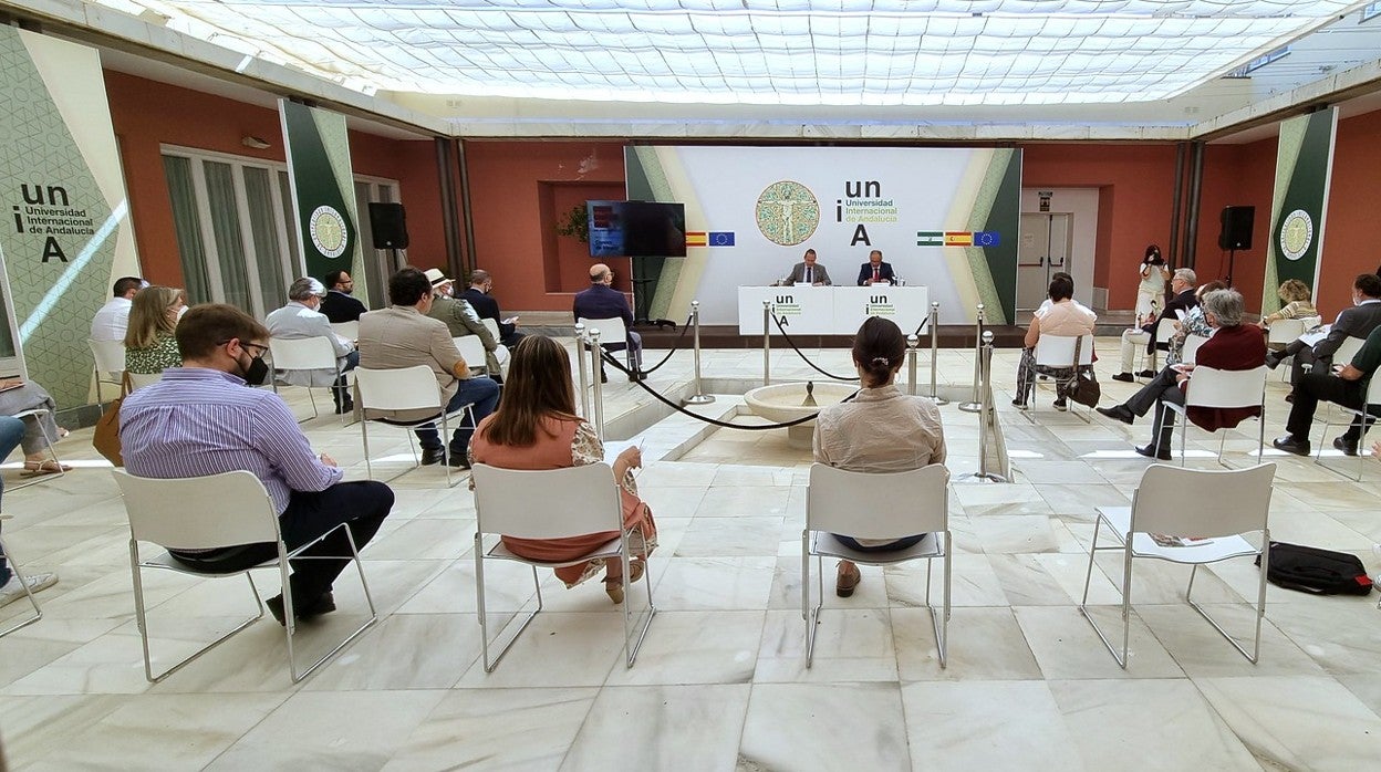 Sobre estas líneas presentación de los cursos de la UNIA