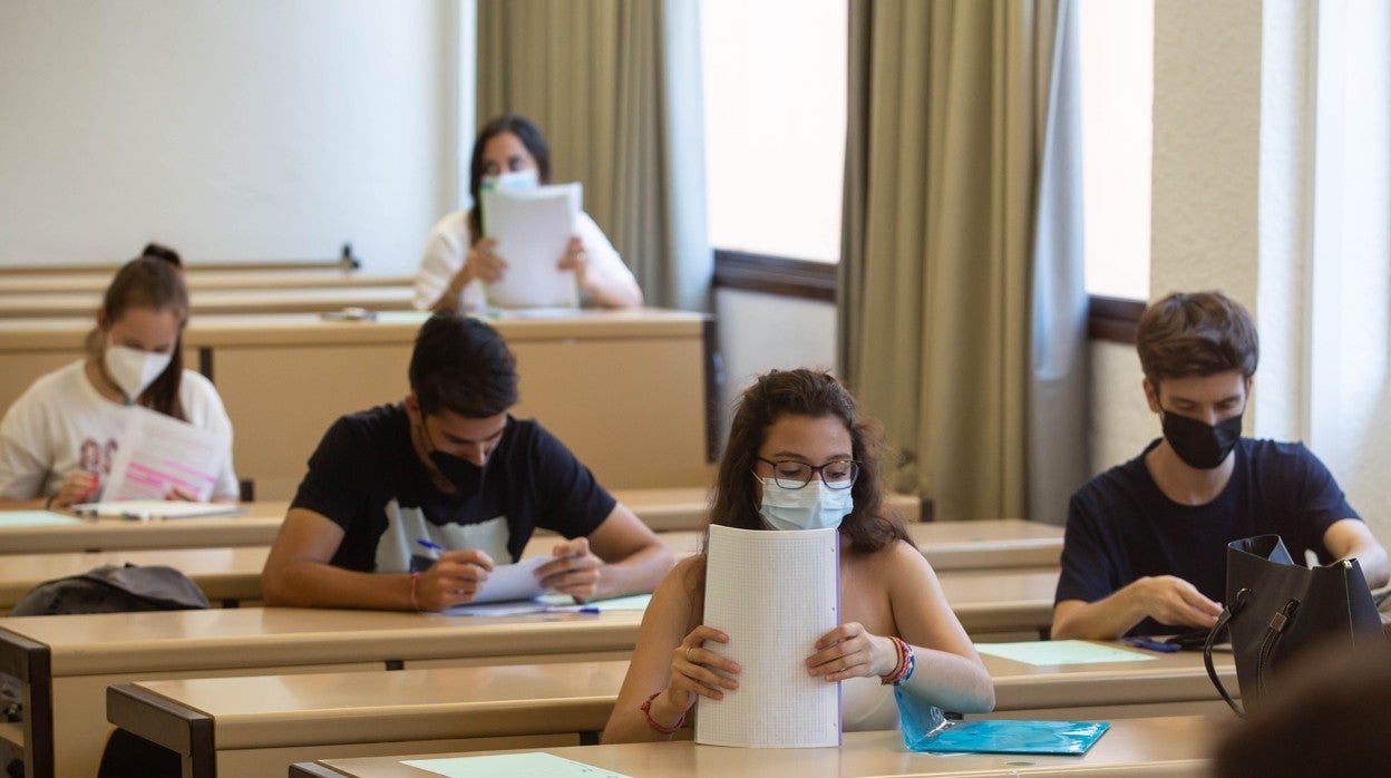 Un examen de Selectividad el pasado año en Sevilla