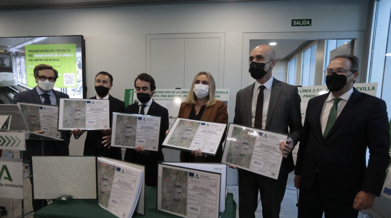 Presentación del metro de Sevilla con el alcalde y la consejera de Fomento
