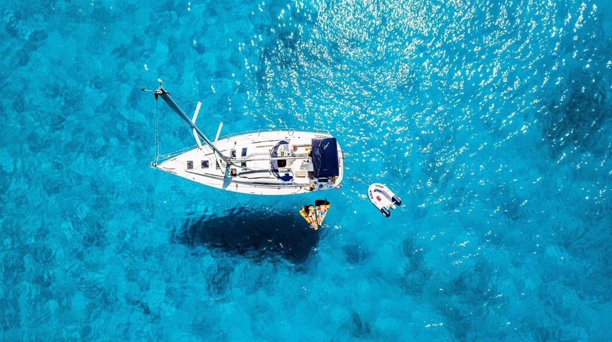 El turismo náutico gana cada año más adeptos, ya sea con barco propio o en alquiler