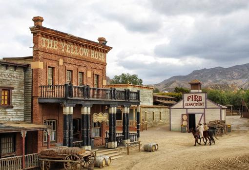 La plaza principal de MiniHolywood está presidida por su 'saloon'