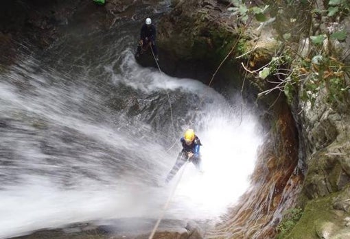Barranquismo en la Sima del Diablo