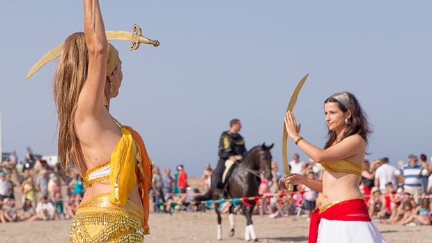 'Moros y Cristianos' en Mojácar o 'La fiesta de la historia' en Almería, las grandes celebraciones de esta primavera