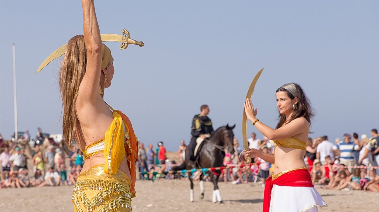 Una de las representaciones de la fiesta de 'Moros y Cristianos' en Mojácar.