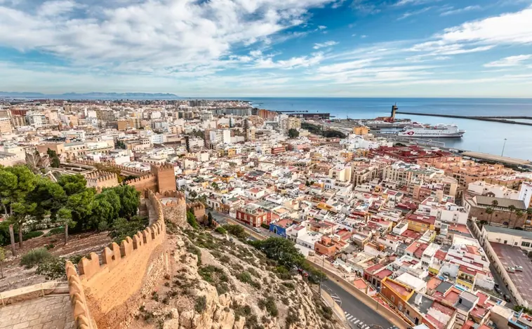 Vista de la ciudad de Almería desde la Alcazaba hasta el Puerto.