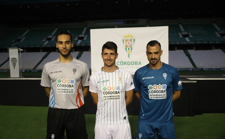 https://s2.abcstatics.com/abc/sevilla/multimedia/andalucia/2022/07/21/cordobacf-presentacion-camisetas-ReTofumrjlxa2eLubGi6lqN-758x470@abc.JPG