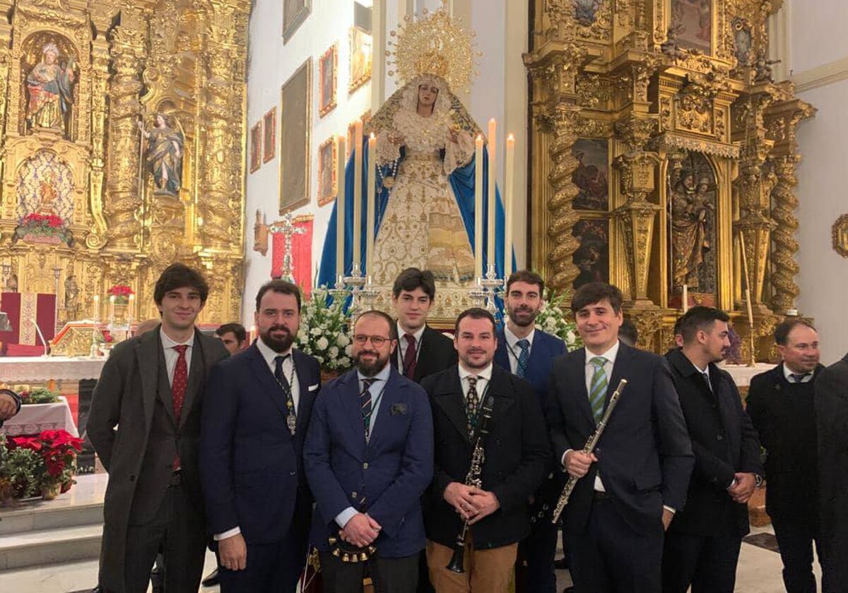 Un coro de campanilleros para la Virgen de la Esperanza de Córdoba