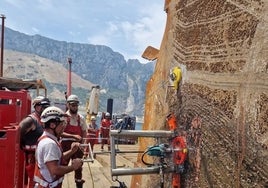 La retirada completa del buque OS 35, semihundido junto a Gibraltar, se retrasa hasta el 16 de junio