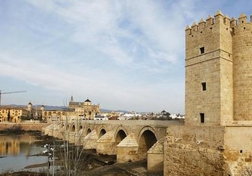 Los misterios ocultos de la Torre de Calahorra: relatos paranormales en Córdoba