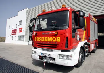 Un camión de la Agencia Provincial de Extinción de Incendios destinado a Cádiar, en la Alpujarra granadina