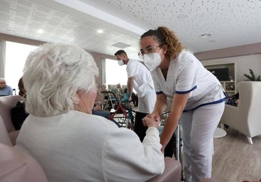 El PSOE denuncia un déficit de 32.600 plazas de residencias para mayores en Andalucía y exige «más financiación»