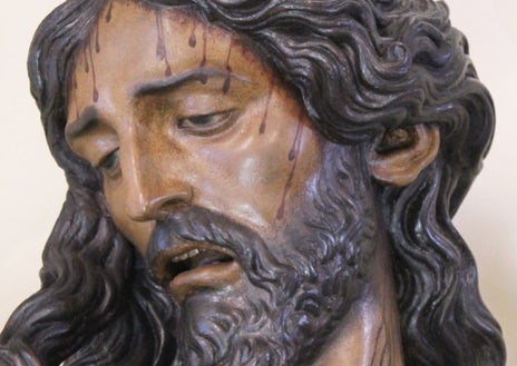 Imagen secundaria 1 - Así vuelve el Cristo de las Aguas tras su restauración